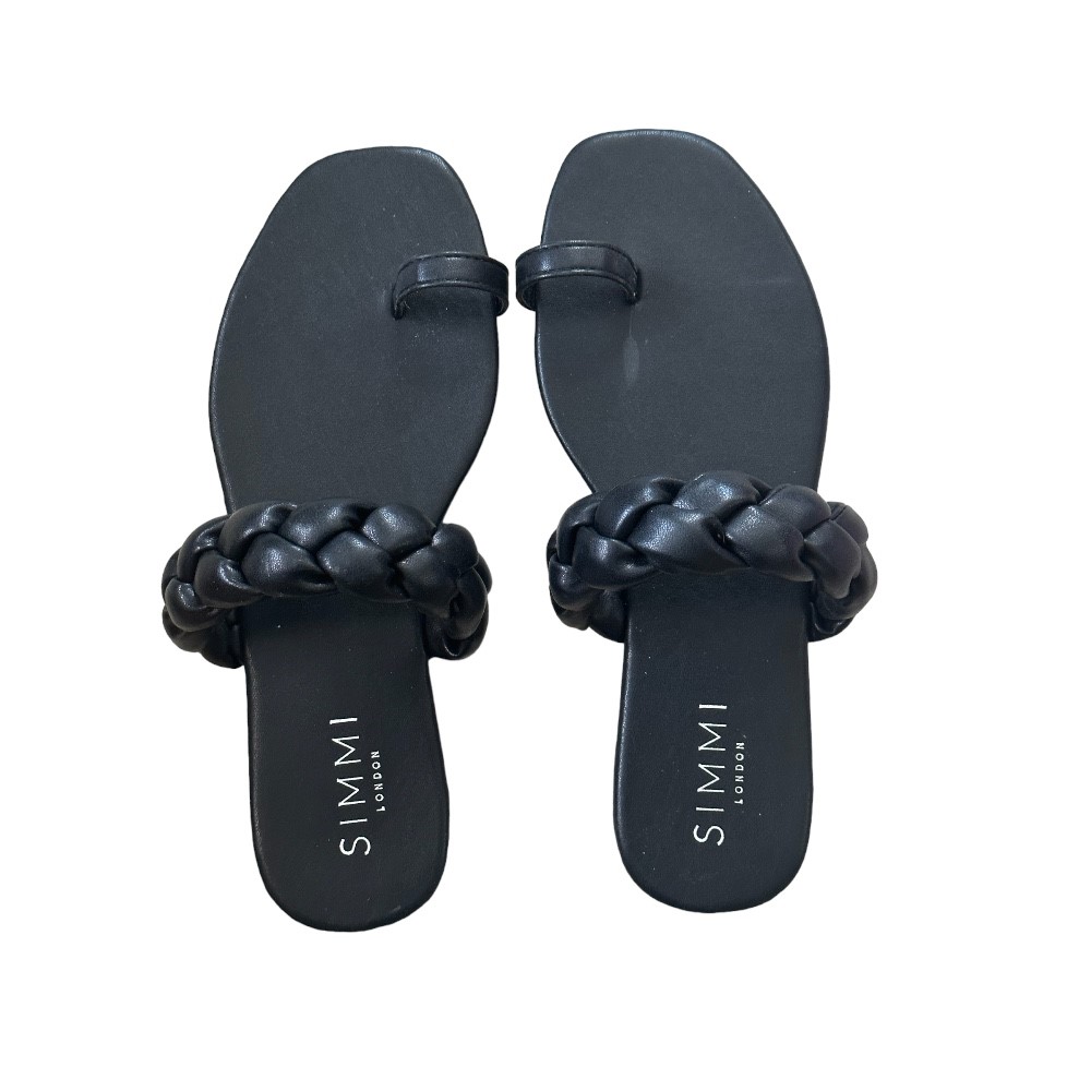 Simmi London Petula Black Toe Loop Flat Sandal | Size 9